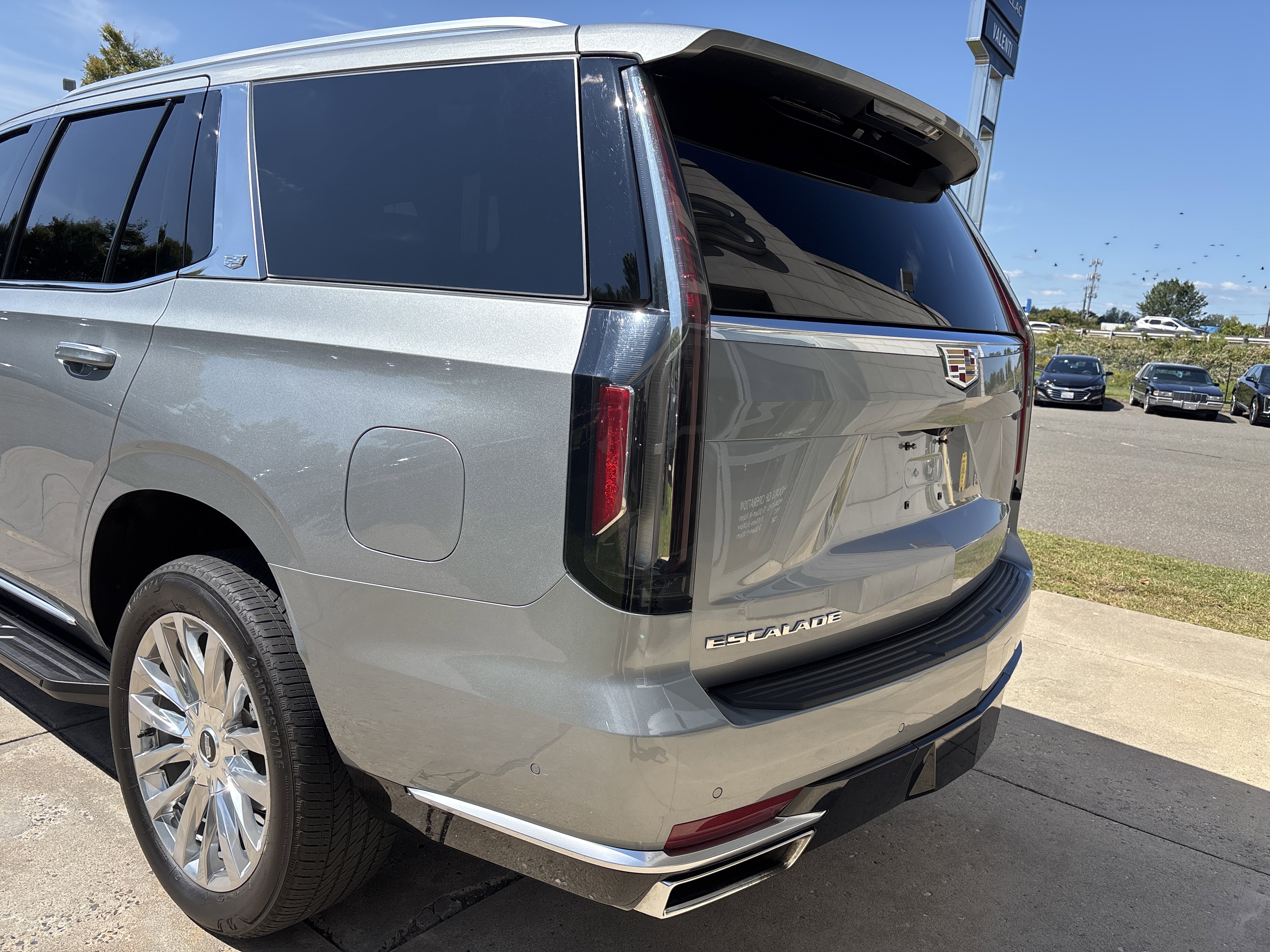 Used 2024 Cadillac Escalade Premium Luxury w/ LPO, Floor Liner Package image 20