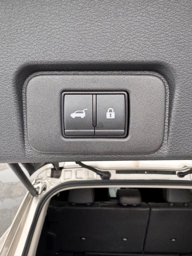 Used 2026 Nissan Rogue Platinum w/ Platinum Premium Package image 15