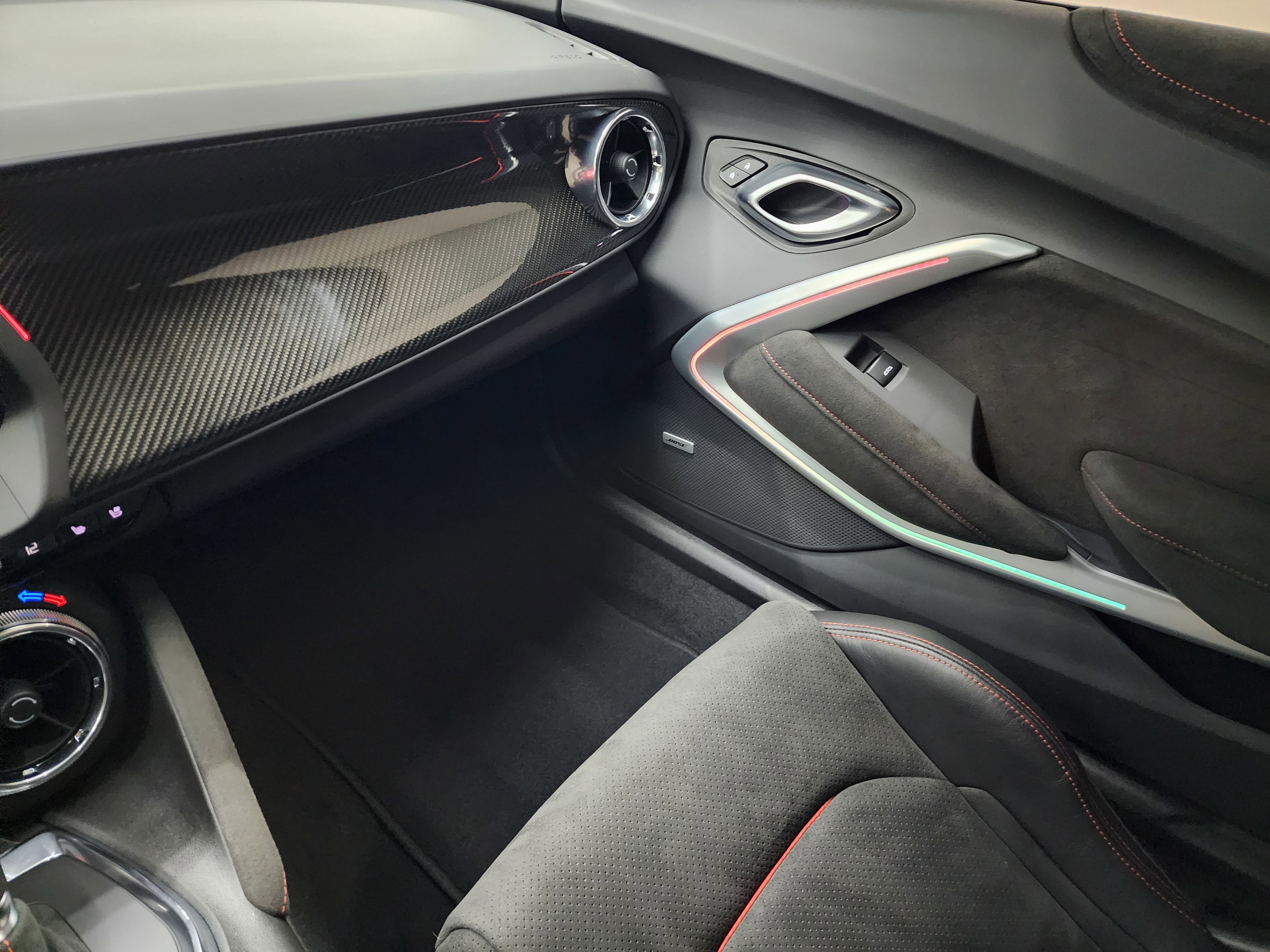 Used 2022 Chevrolet Camaro ZL1 image 12