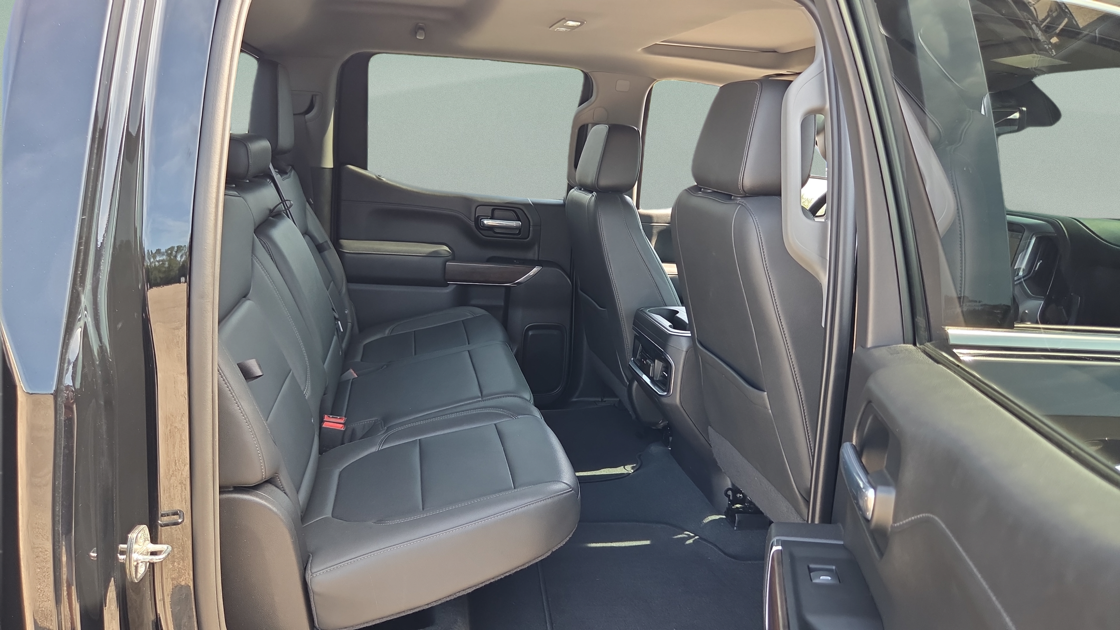 Used 2022 GMC Sierra 1500 SLT w/ SLT Premium Plus Package RWD image 19