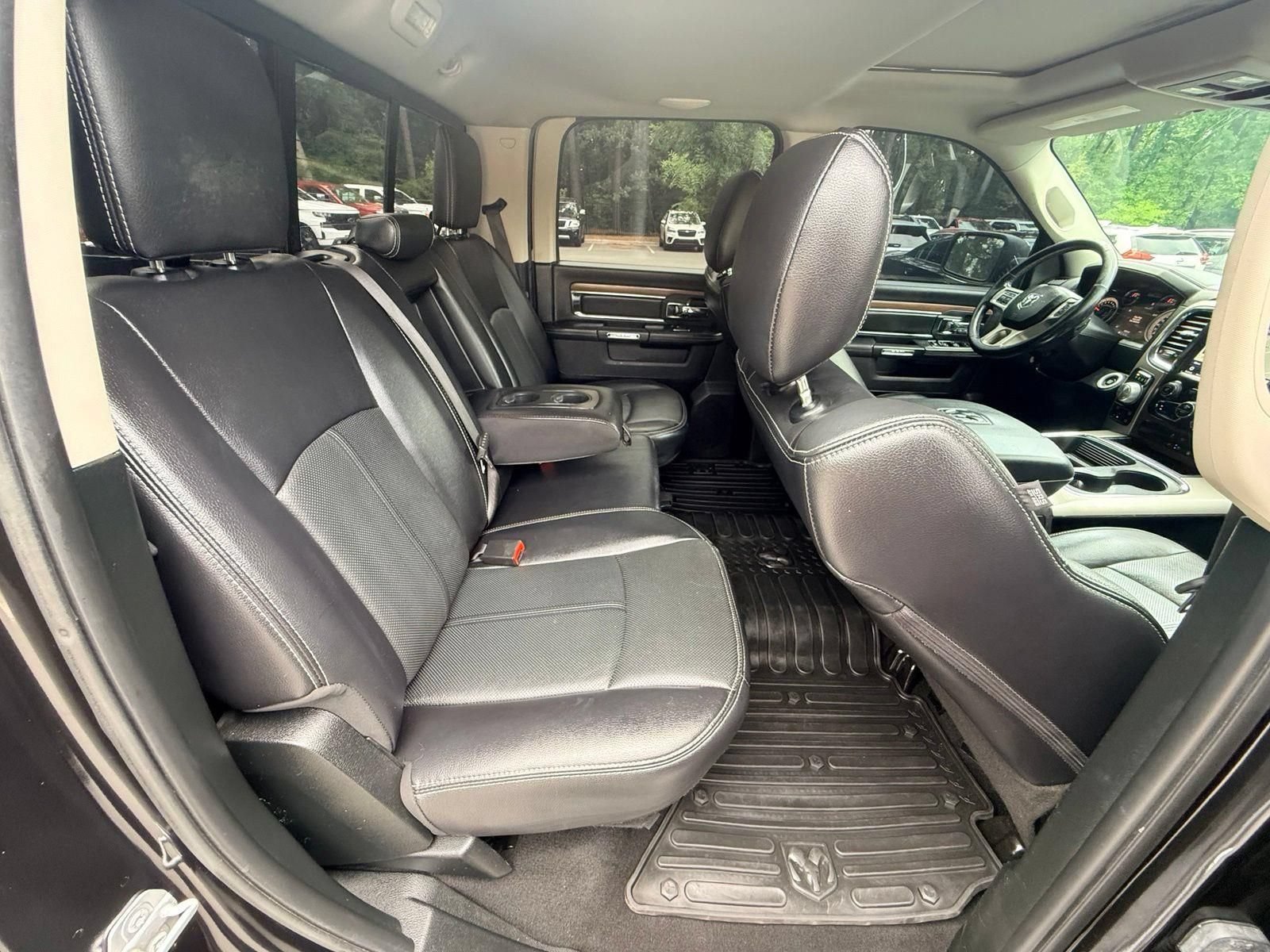 Used 2018 RAM 1500 Laramie w/ Convenience Group AWD/4WD image 28