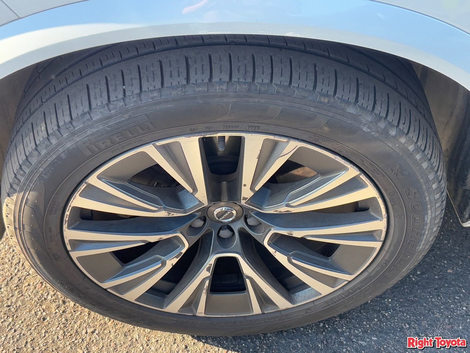 Used 2020 Volvo XC90 T6 Momentum image 8