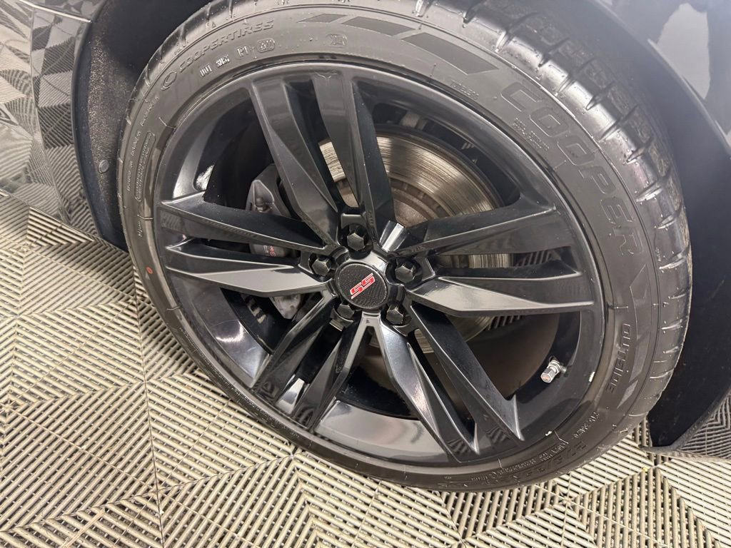 Used 2018 Chevrolet Camaro SS image 11