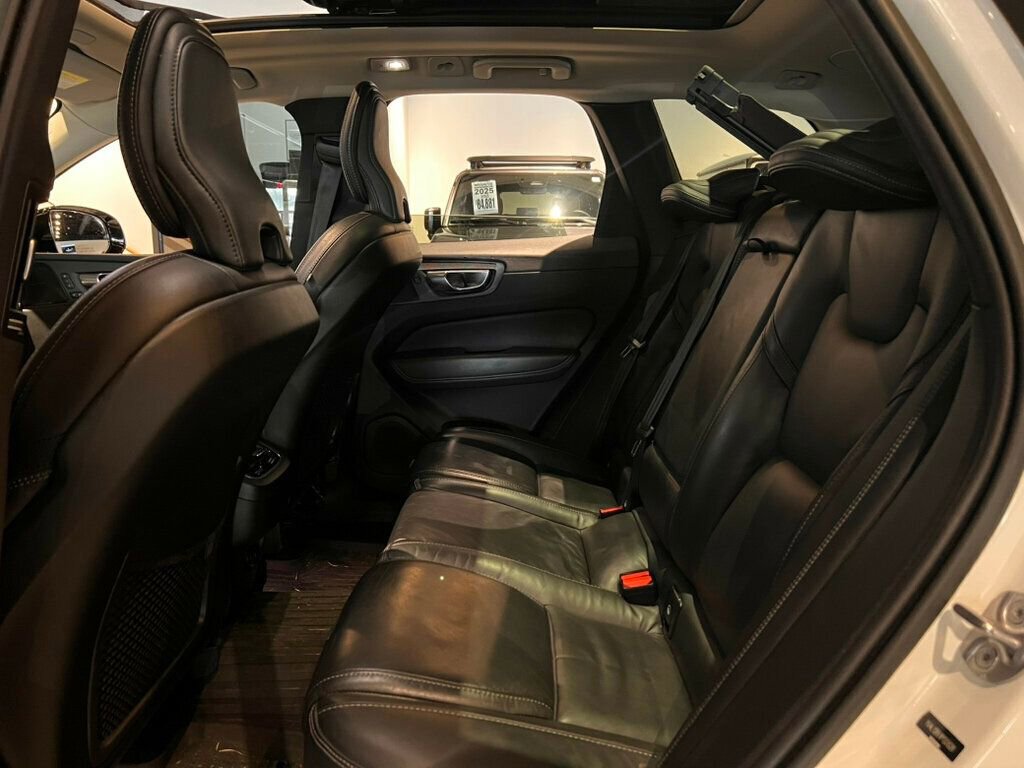 Used 2023 Volvo XC60 B5 Ultimate image 7