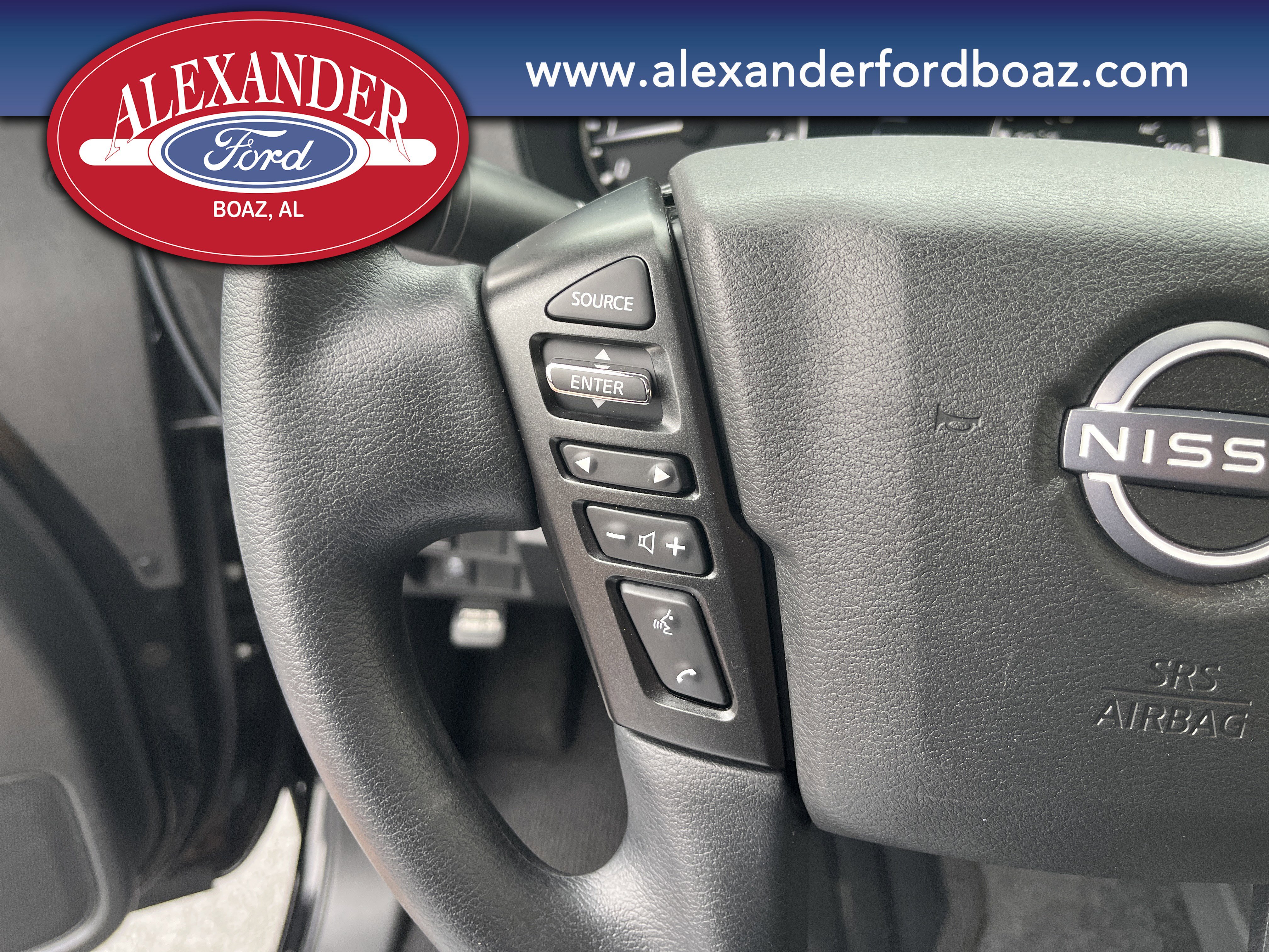 Used 2025 Nissan Frontier SV image 22