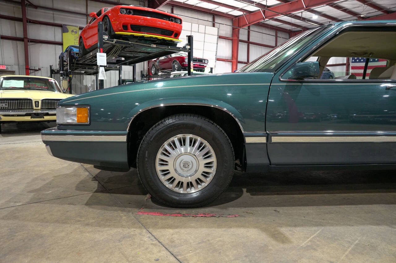 Used 1992 Cadillac De Ville Sedan FWD image 3