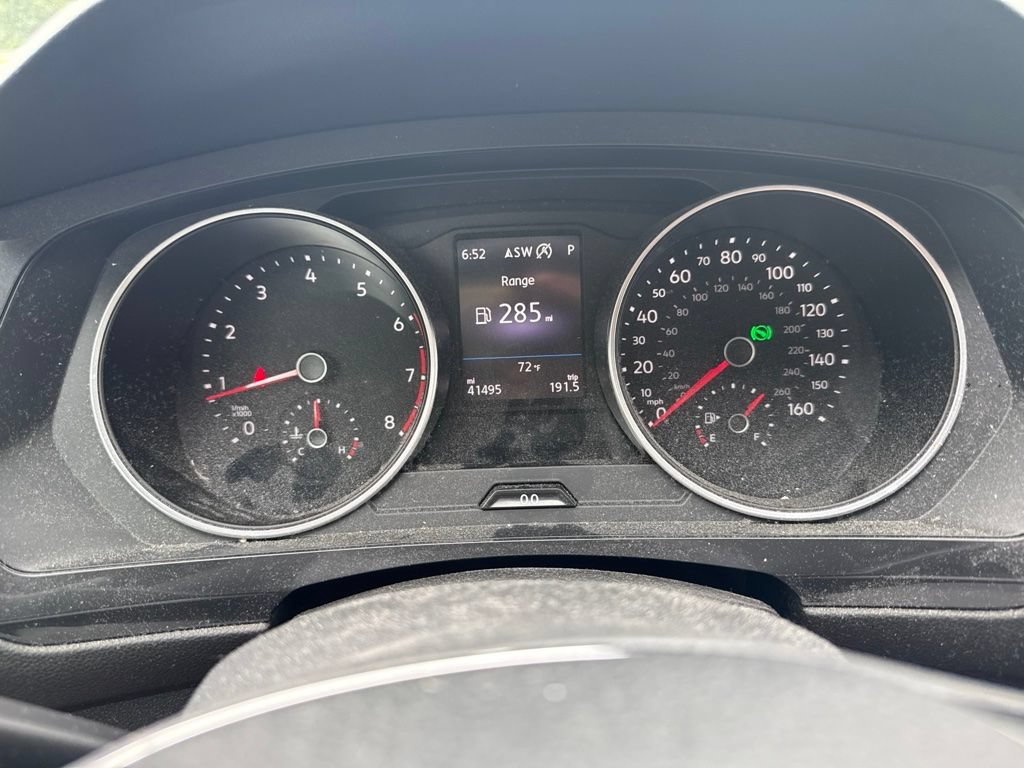 Used 2021 Volkswagen Tiguan SE FWD image 13