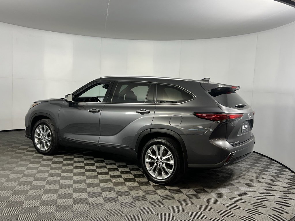 Used 2023 Toyota Highlander Limited image 6
