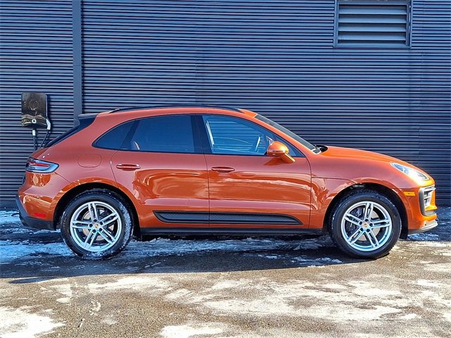 Used 2025 Porsche Macan image 8