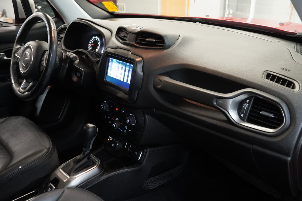 Used 2018 Jeep Renegade Limited AWD/4WD image 27