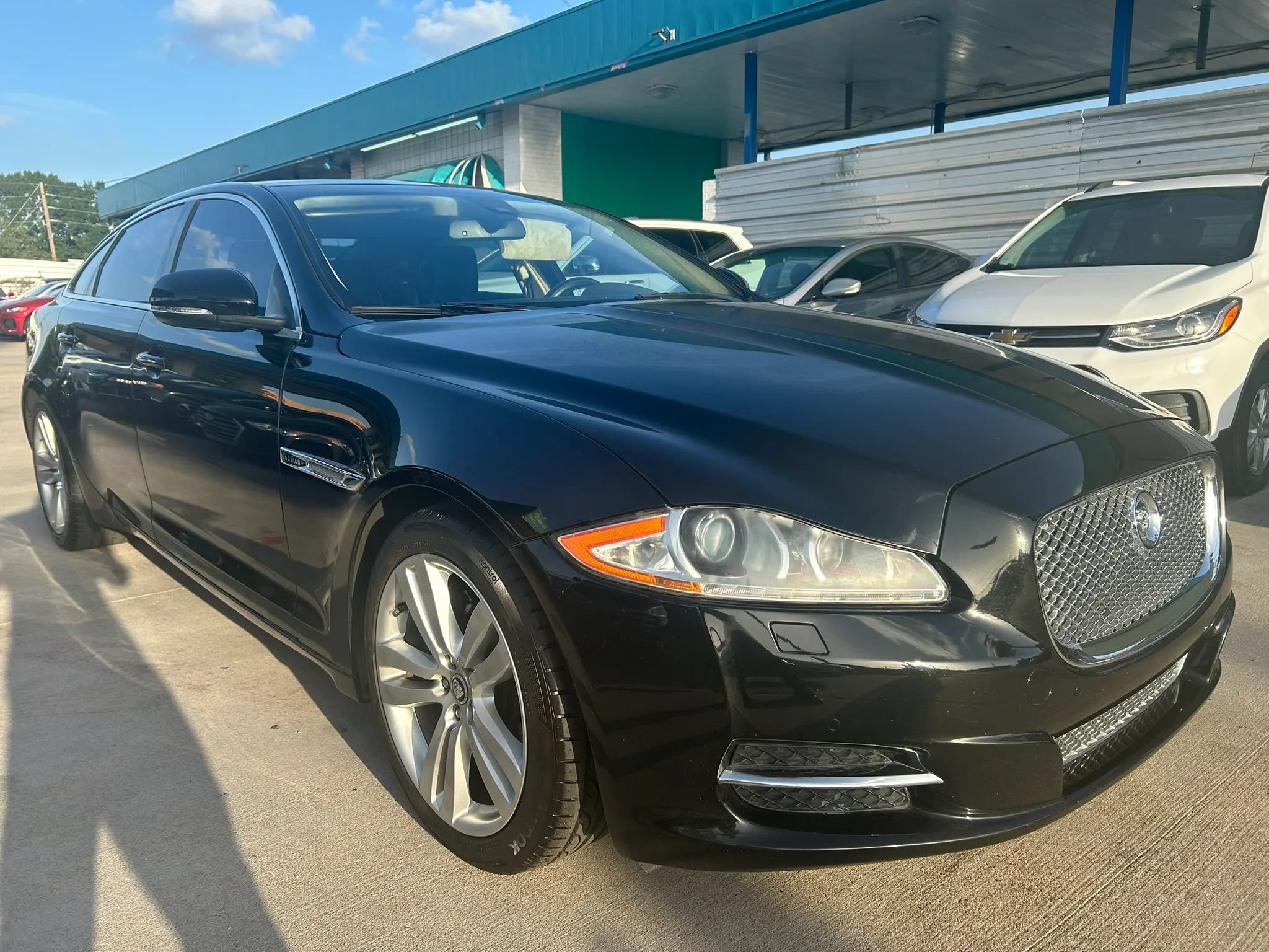 Used 2011 Jaguar XJ L RWD image 7