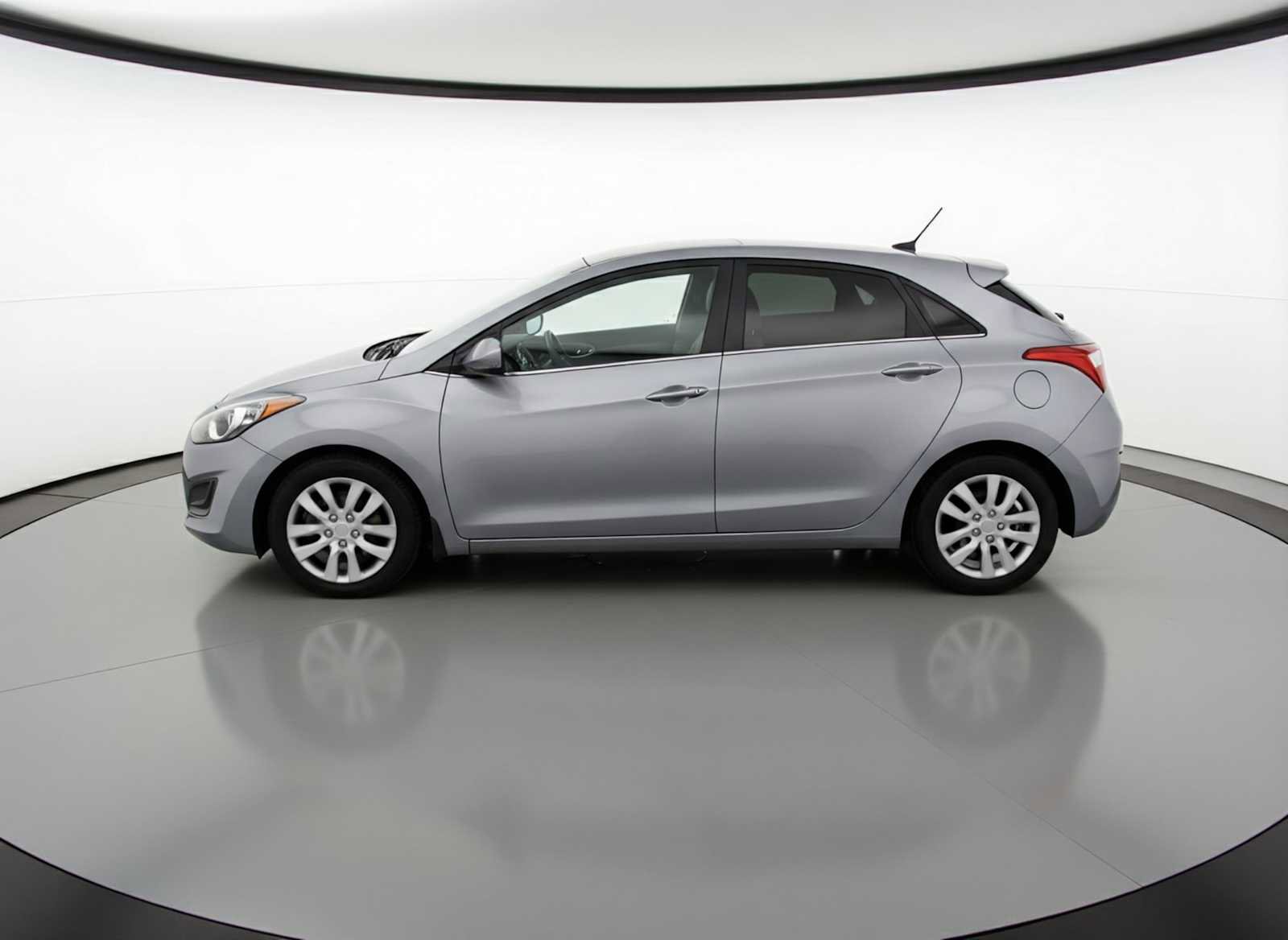 Used 2016 Hyundai Elantra GT image 4
