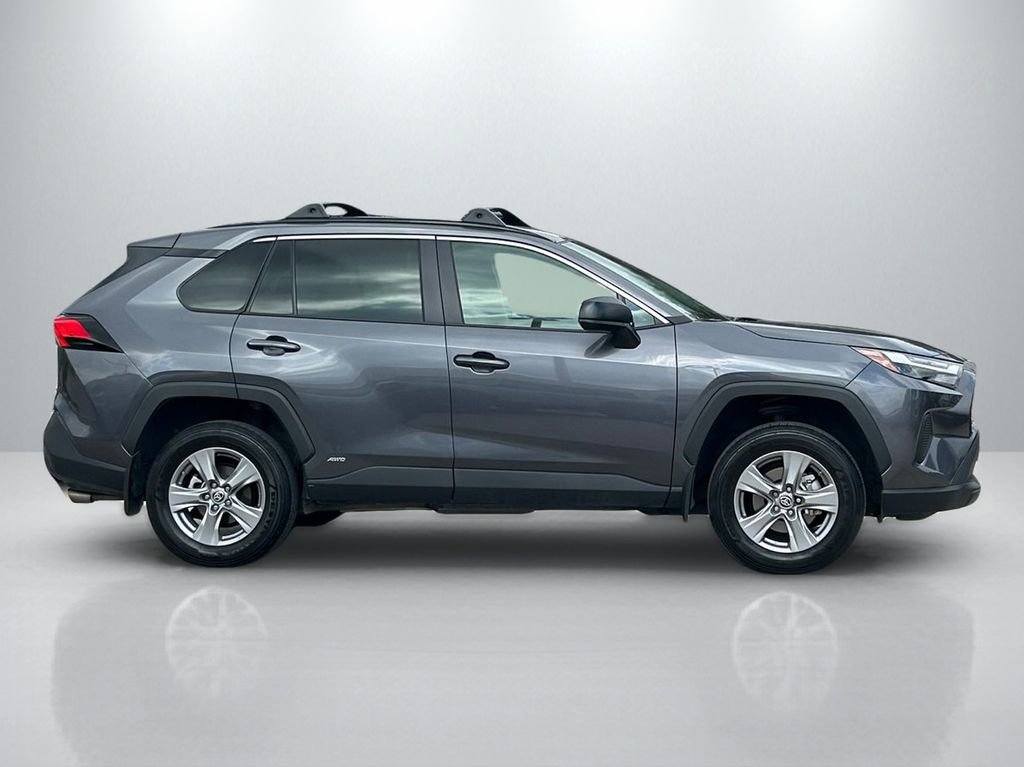 Used 2024 Toyota RAV4 LE AWD/4WD image 4