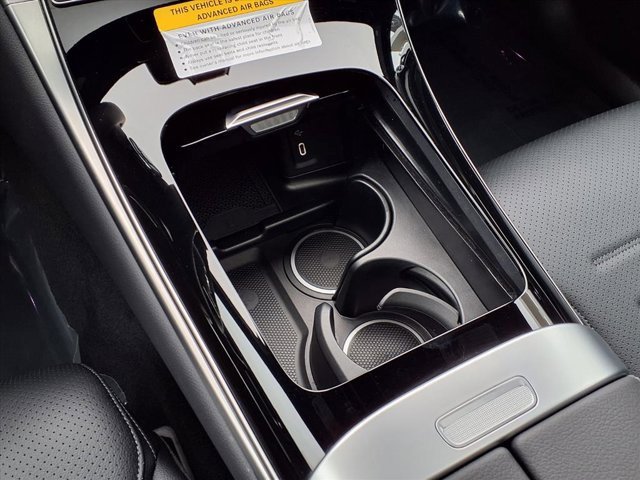 Used 2025 Mercedes-Benz GLC 300 image 7