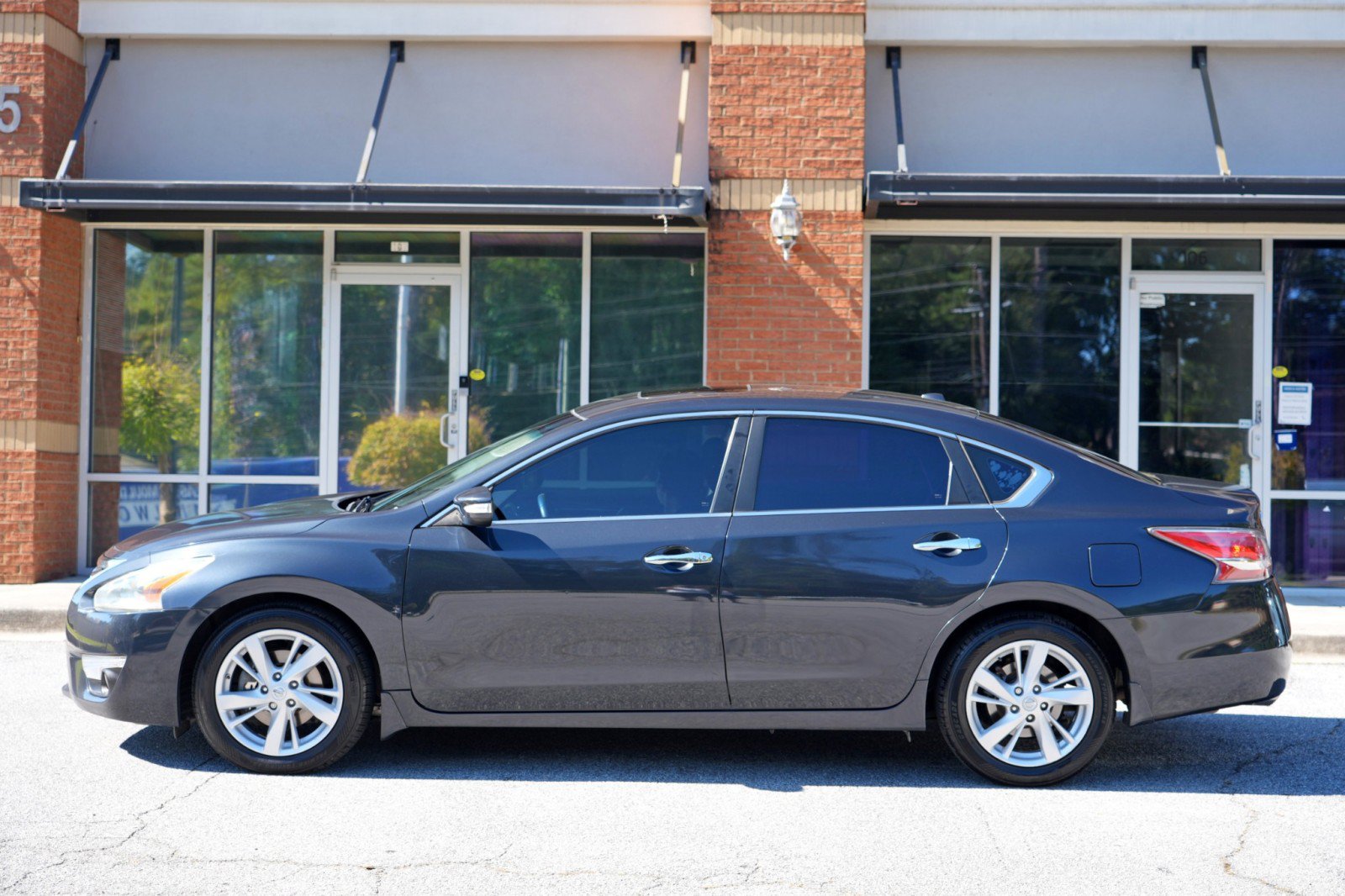 Used 2015 Nissan Altima 2.5 SV w/ Convenience Package FWD image 45