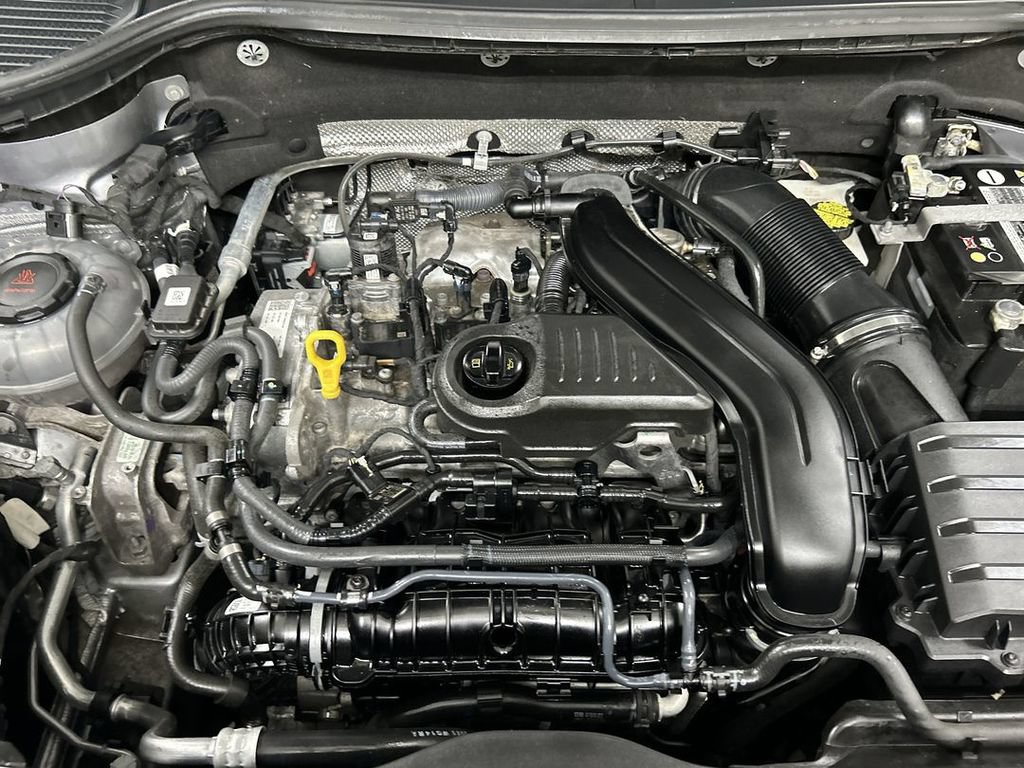 Certified 2023 Volkswagen Taos SE AWD/4WD image 23