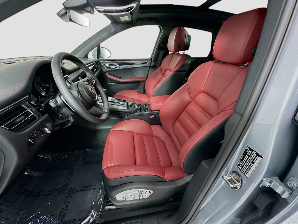 New 2026 Porsche Macan AWD/4WD image 5