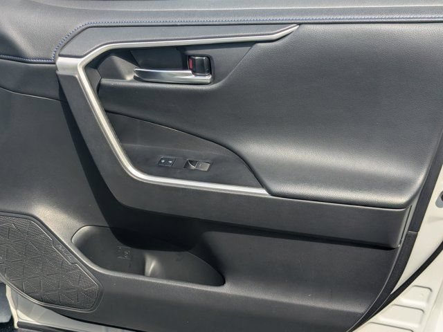 Used 2022 Toyota RAV4 XSE AWD/4WD image 13
