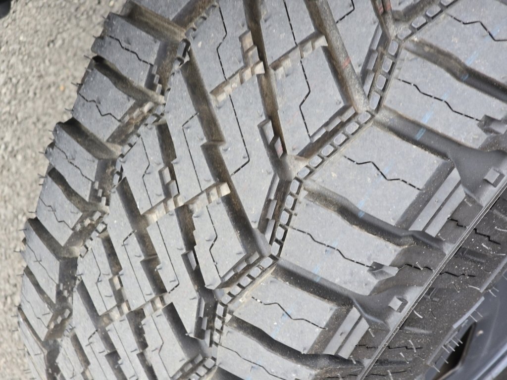 Used 2020 Jeep Gladiator Sport image 31