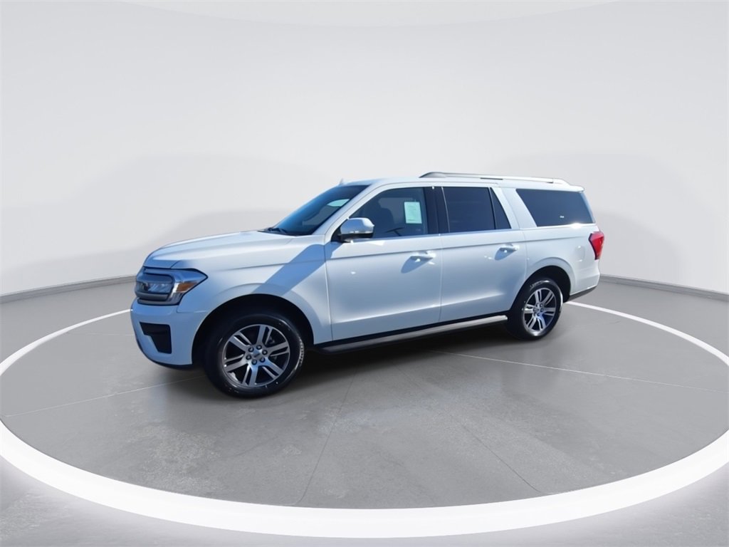 Used 2024 Ford Expedition Max XLT image 4