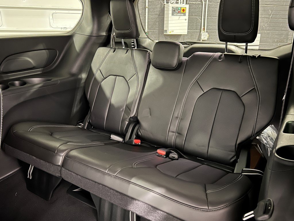 New 2026 Chrysler Voyager LX image 30