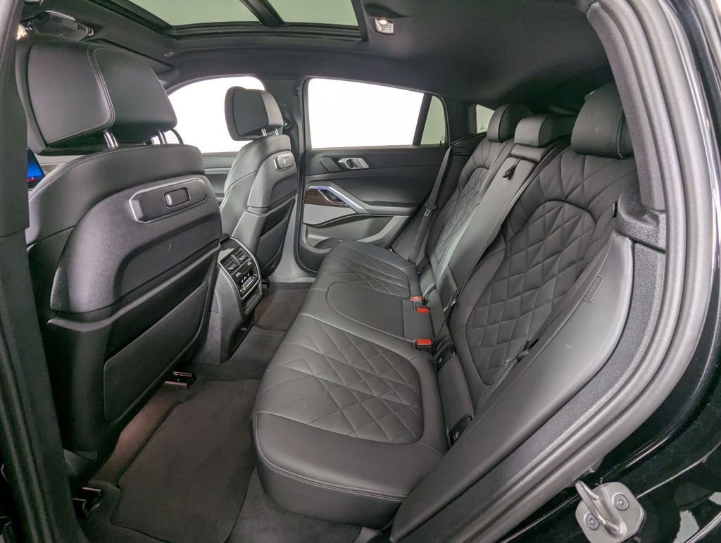 Used 2024 BMW X6 xDrive40i image 12