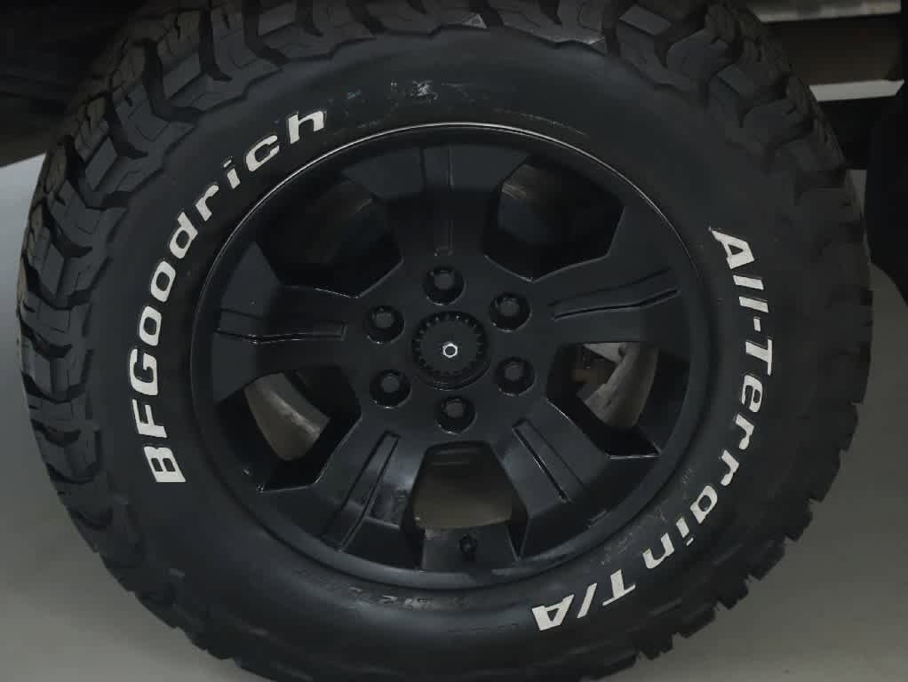 Used 2018 Chevrolet Silverado 1500 LTZ Z71 AWD/4WD image 13