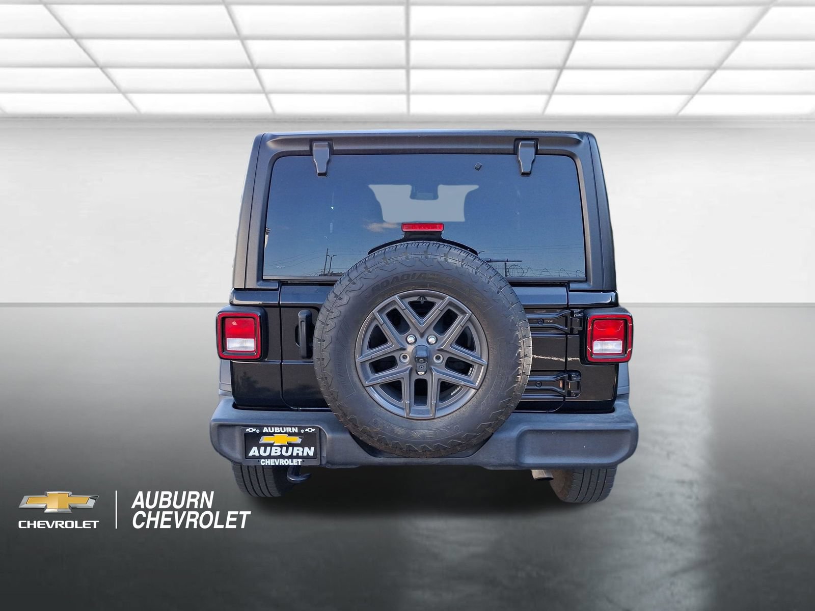 Used 2024 Jeep Wrangler Unlimited Sport AWD/4WD image 4