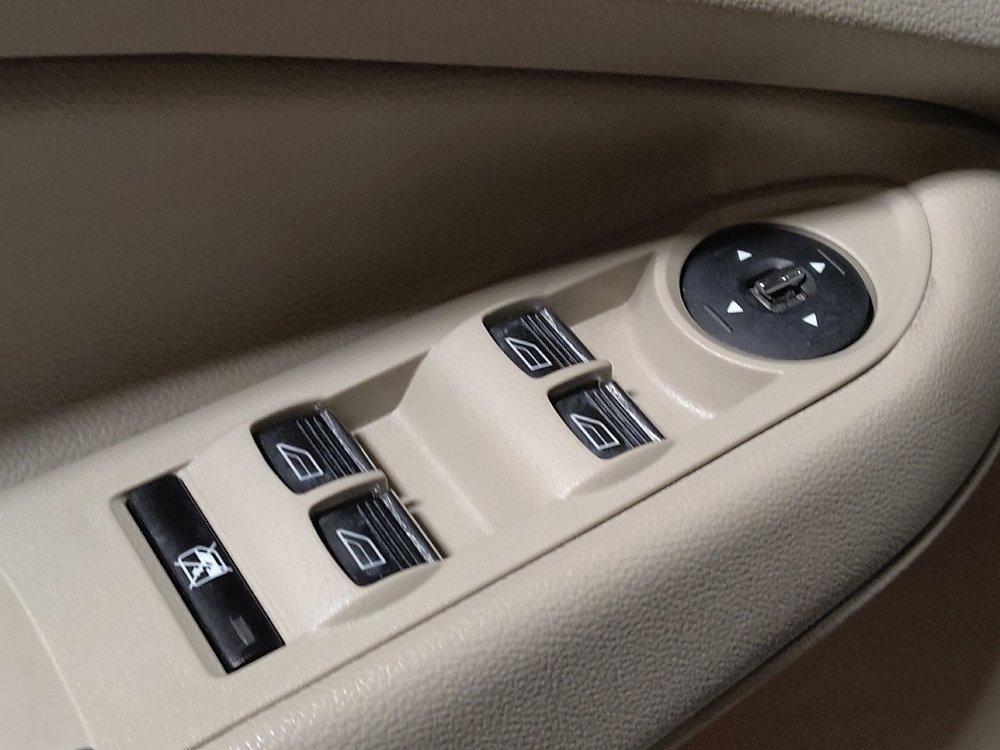 Used 2015 Ford Escape Titanium image 27