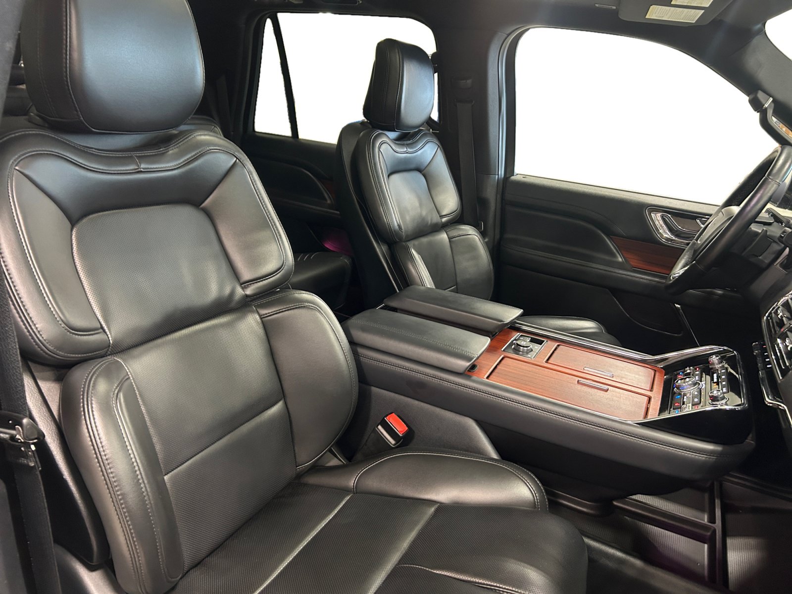 Used 2024 Lincoln Navigator L 4WD image 22