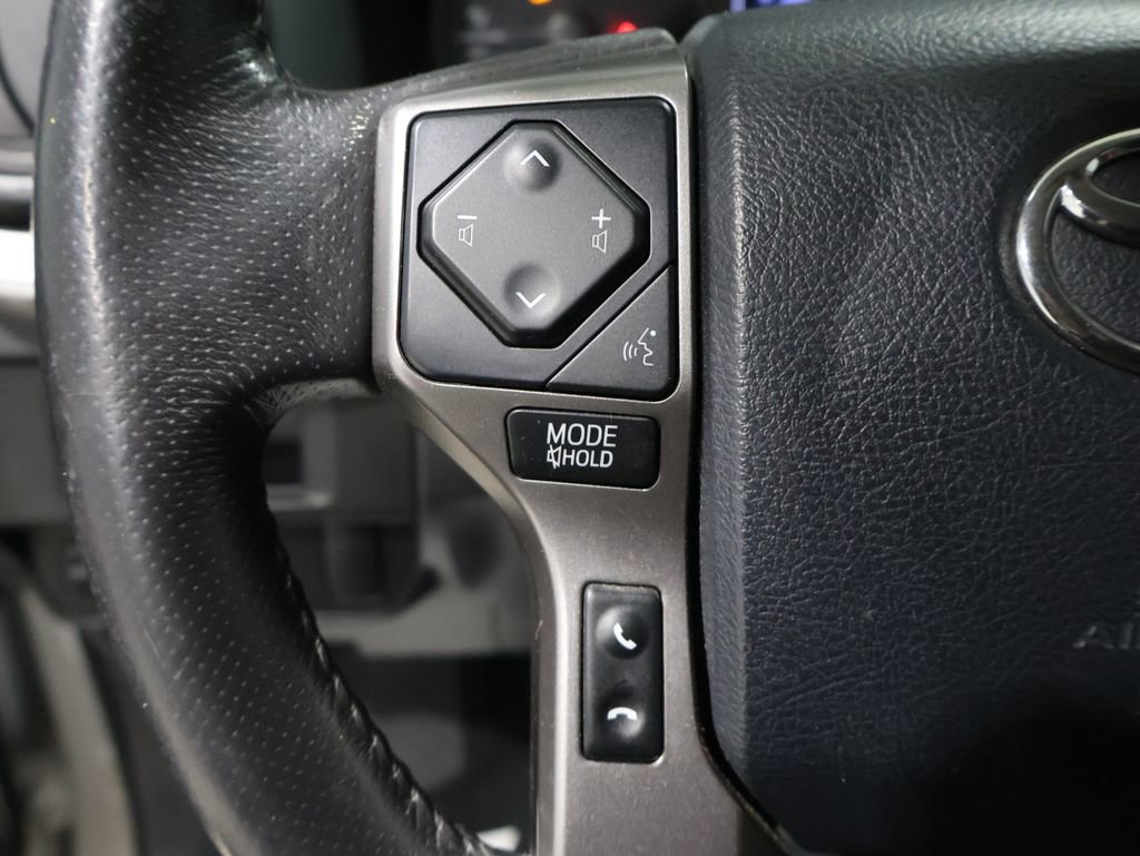 Used 2017 Toyota Tacoma SR5 image 29