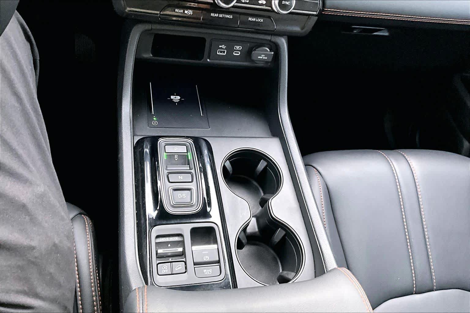 Used 2025 Honda Pilot TrailSport image 34