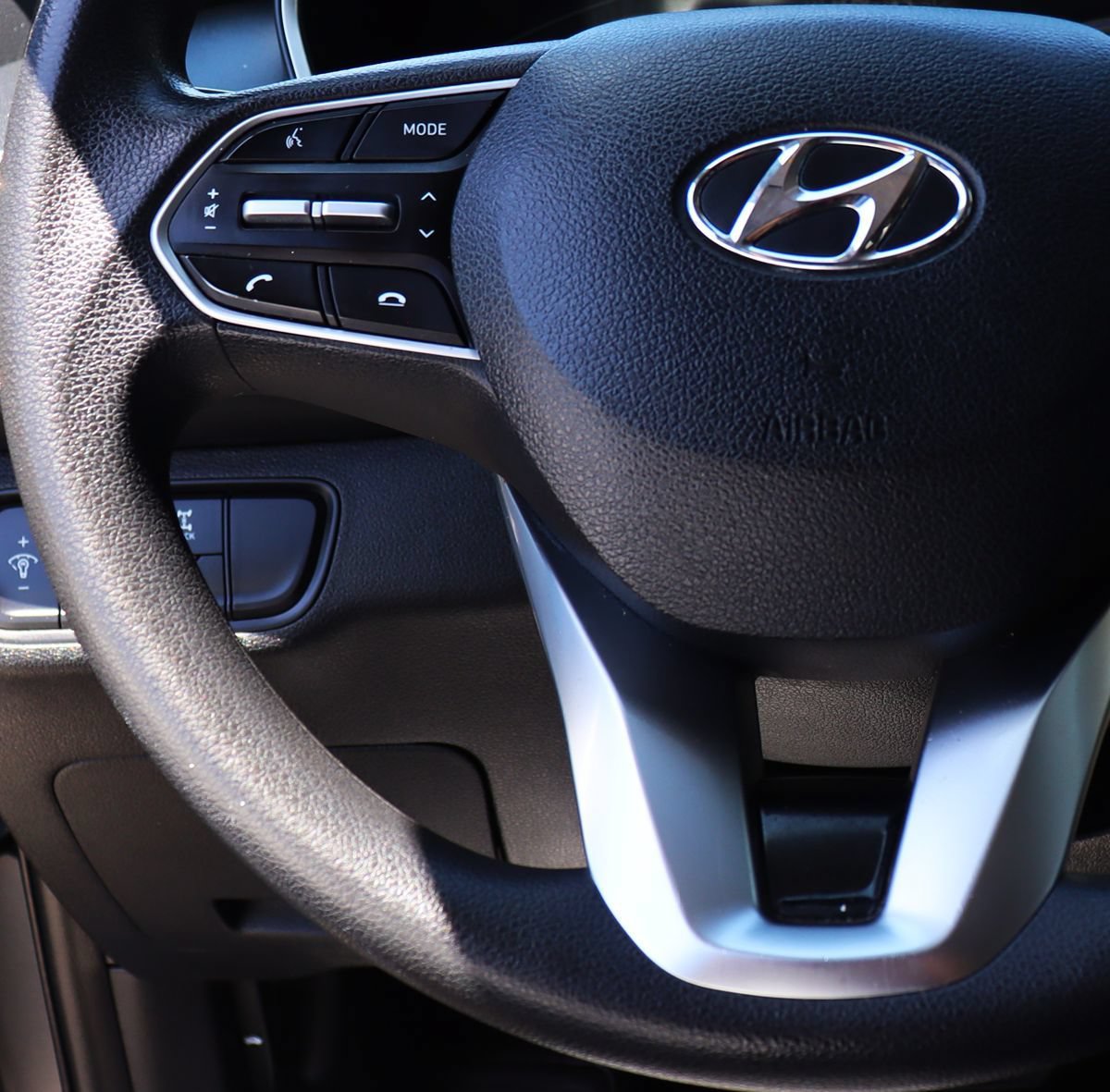 Used 2019 Hyundai Santa Fe SE AWD/4WD image 51