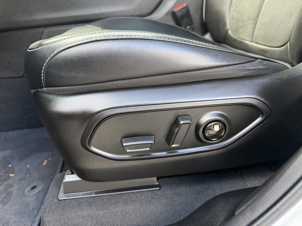 Used 2023 Jeep Grand Cherokee Altitude image 13