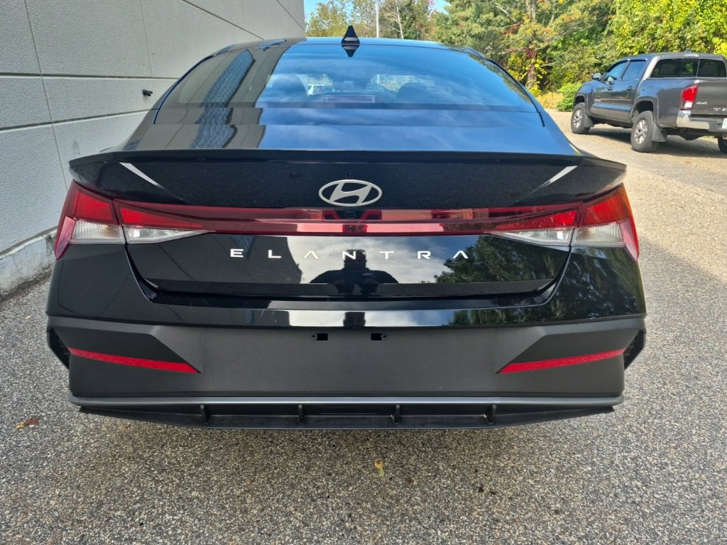 Used 2025 Hyundai Elantra Sport image 6