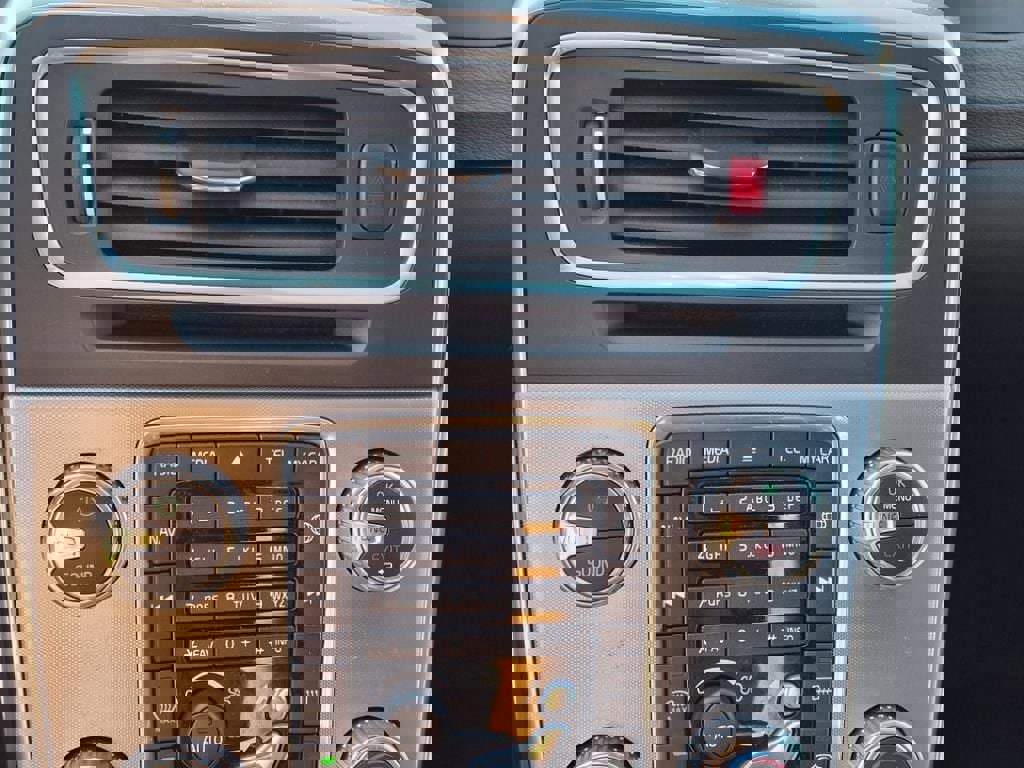 Used 2018 Volvo V60 T5 Cross Country w/ Convenience Package image 24