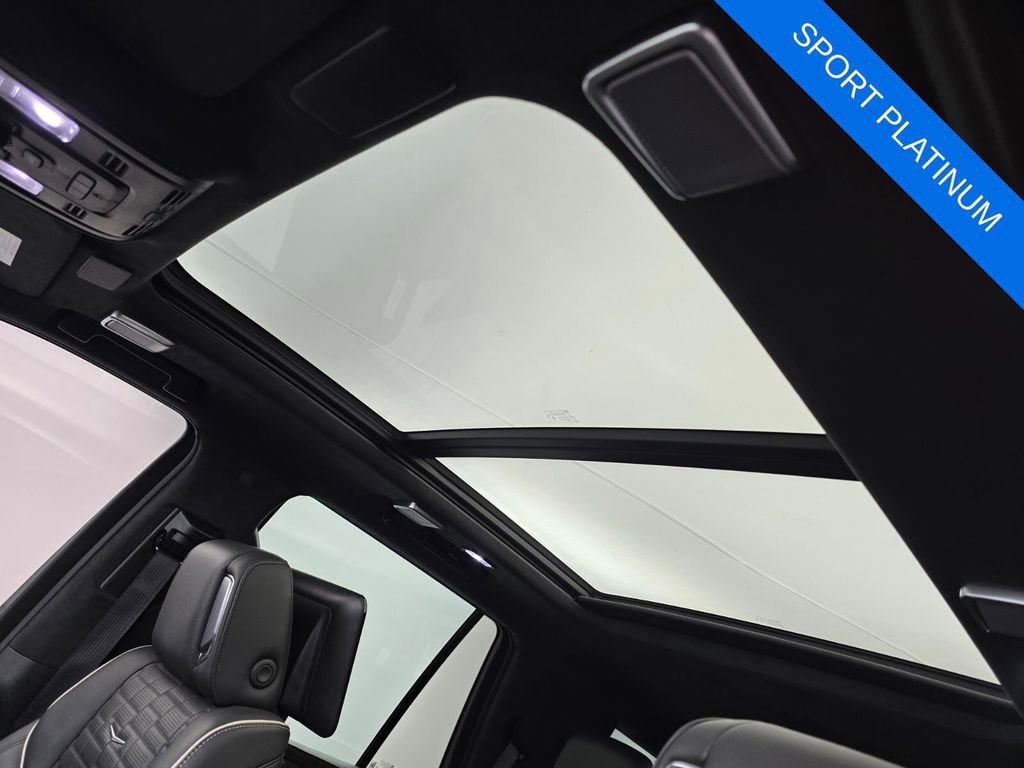 Used 2023 Cadillac Escalade Sport Platinum w/ LPO, ONYX Package AWD/4WD image 12