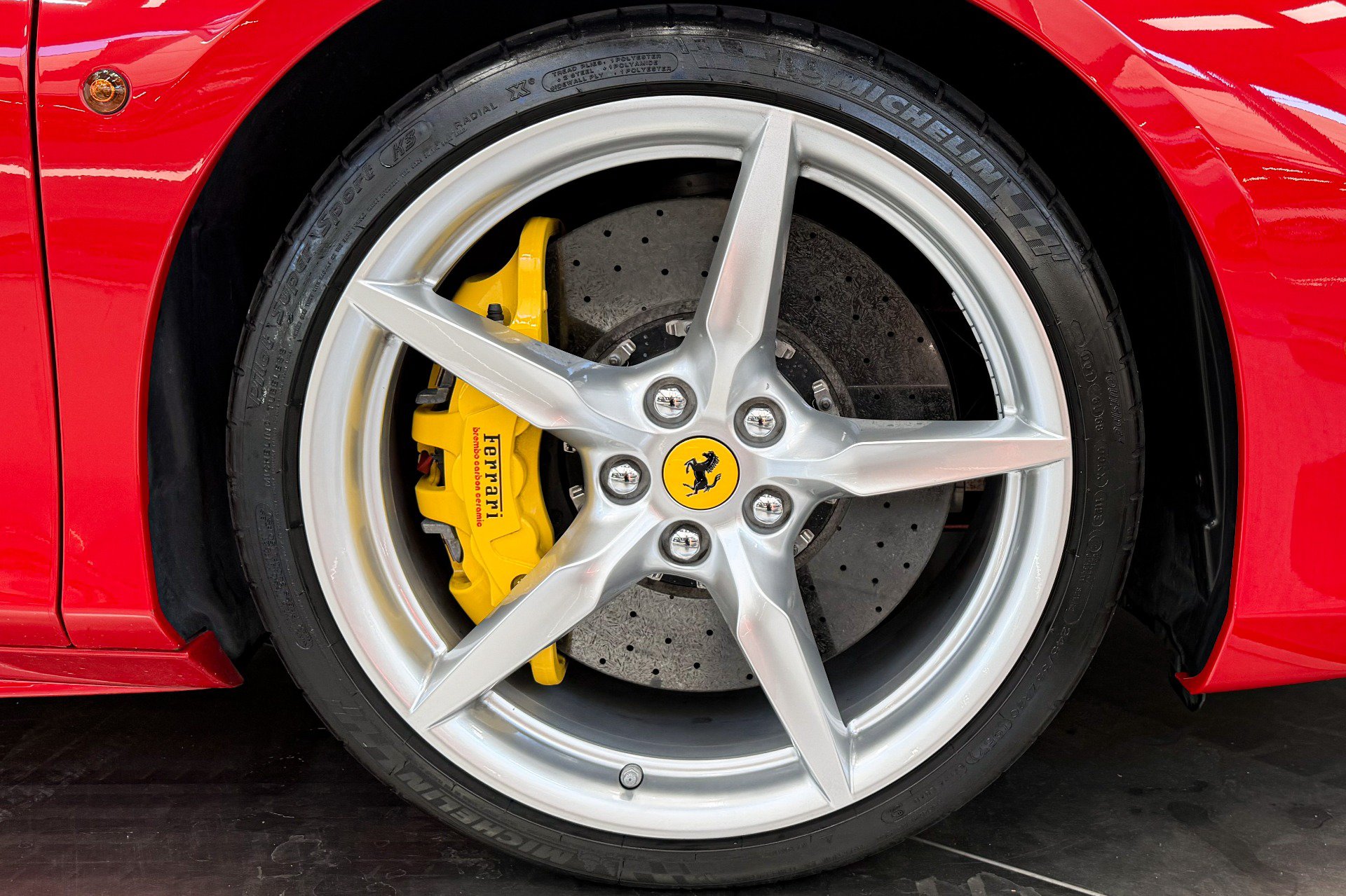 Used 2018 Ferrari 488 Spider RWD image 38