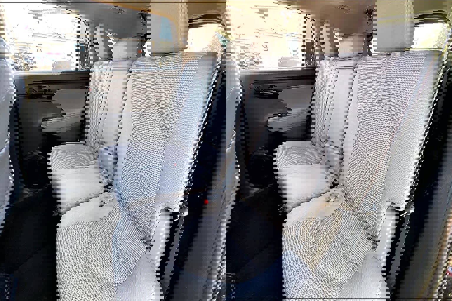 Used 2023 Toyota Highlander LE image 19