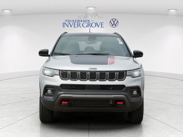 Used 2024 Jeep Compass Trailhawk AWD/4WD image 2