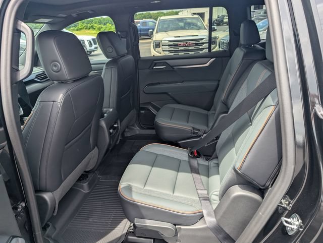 New 2026 GMC Acadia AT4 w/ Luxury Package AWD/4WD image 9