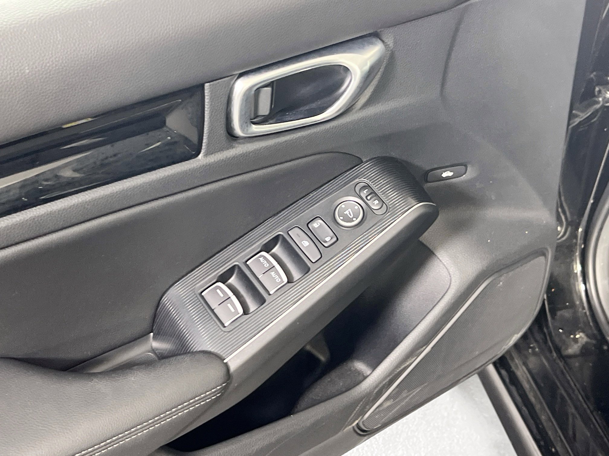 Used 2022 Honda Civic Touring image 18