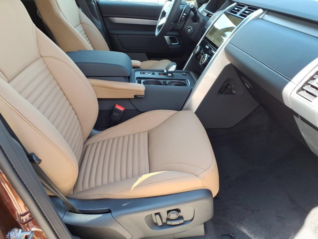 New 2026 Land Rover Discovery Limited Edition AWD/4WD image 7