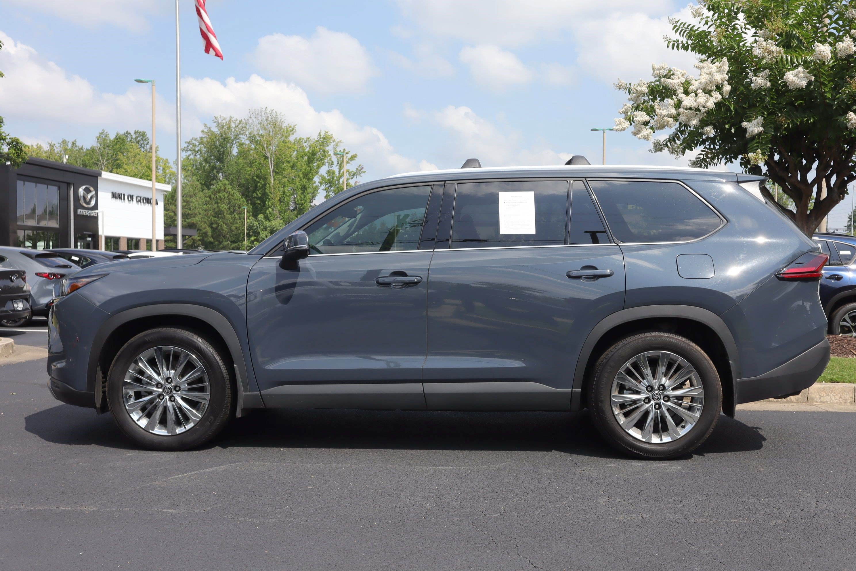 Used 2025 Toyota Grand Highlander AWD image 5