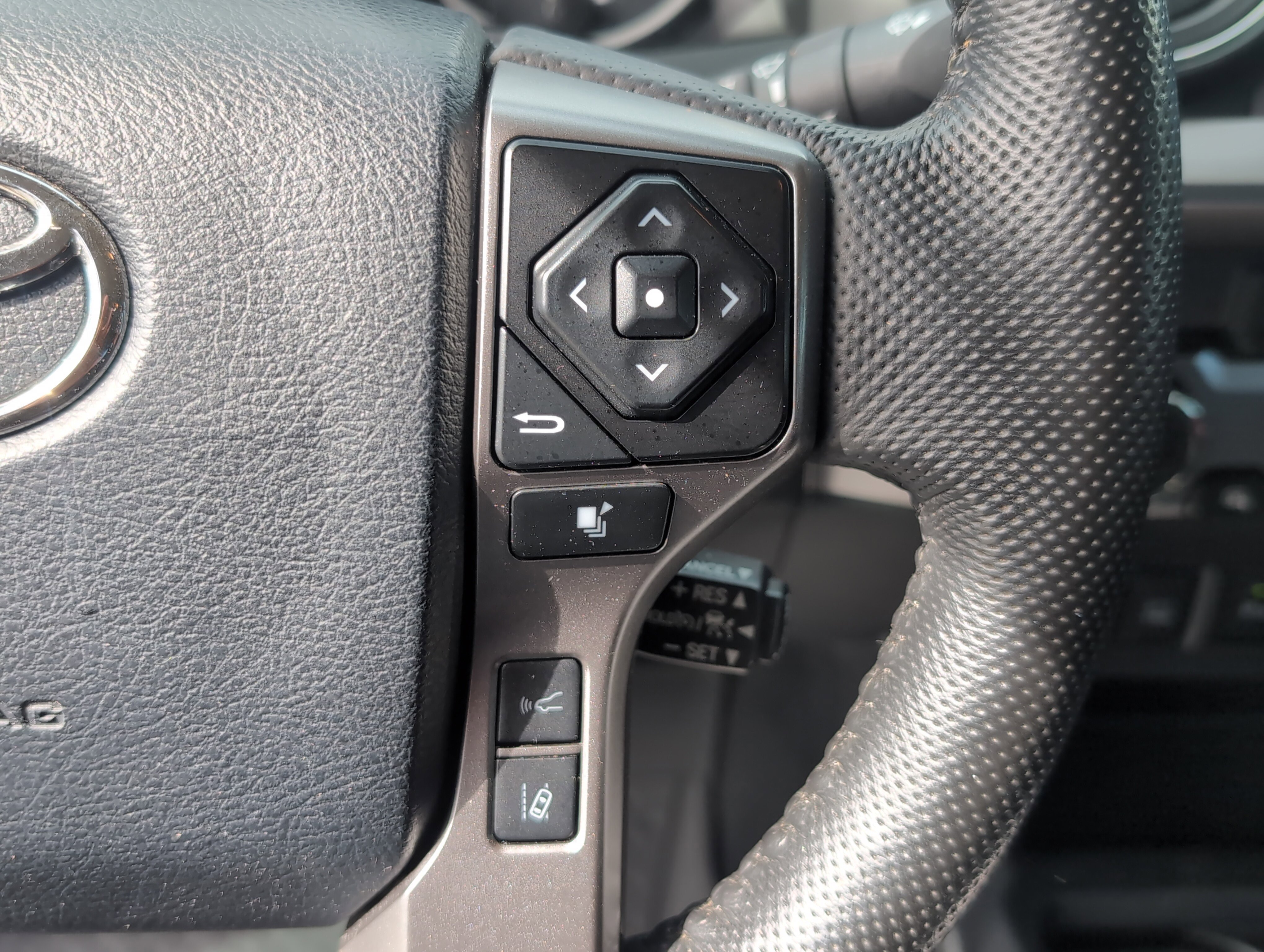 Certified 2023 Toyota Tacoma SR5 AWD/4WD image 20