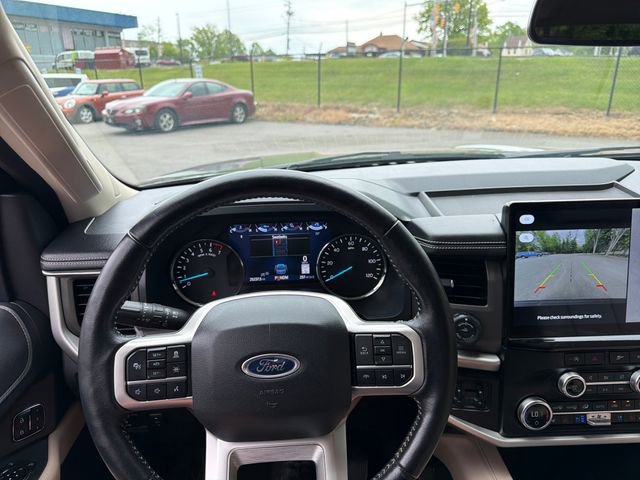 Used 2024 Ford Expedition XLT AWD/4WD image 40