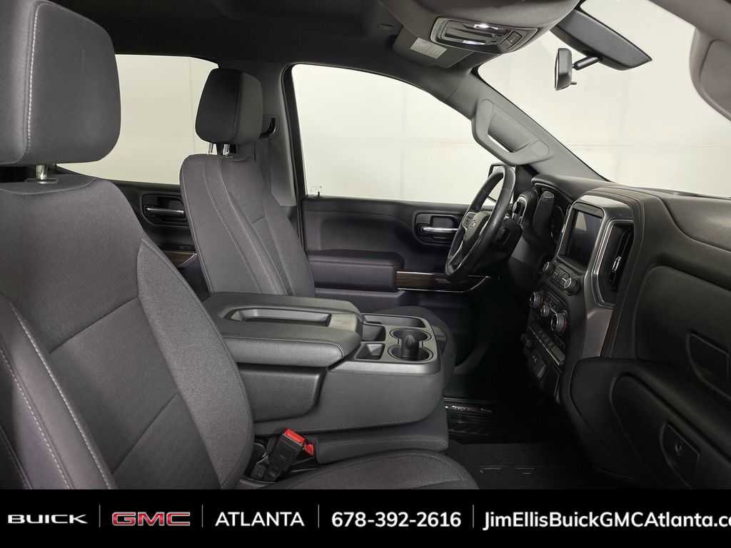 Used 2021 Chevrolet Silverado 1500 RST w/ LPO, Blackout Package image 27