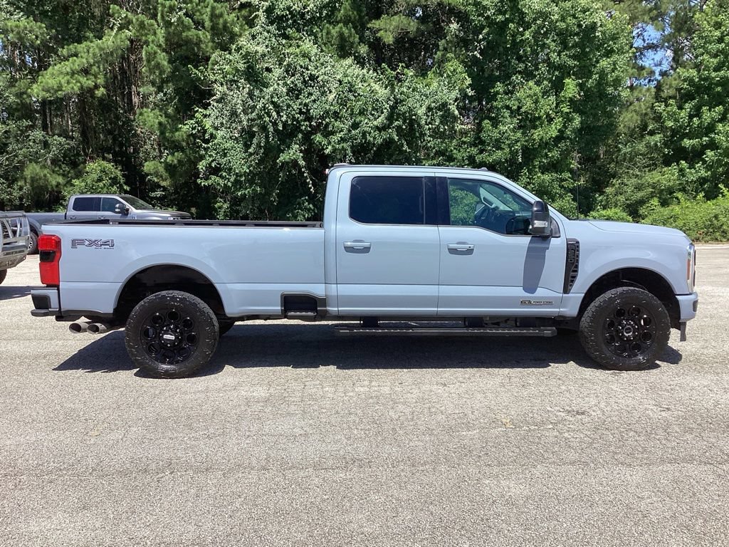 Used 2025 Ford F250 Lariat w/ Black Appearance Package AWD/4WD image 5