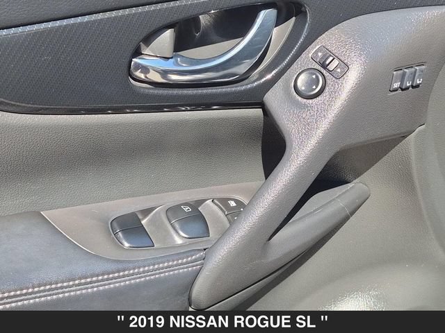 Used 2019 Nissan Rogue SL w/ Premium Package AWD/4WD image 12