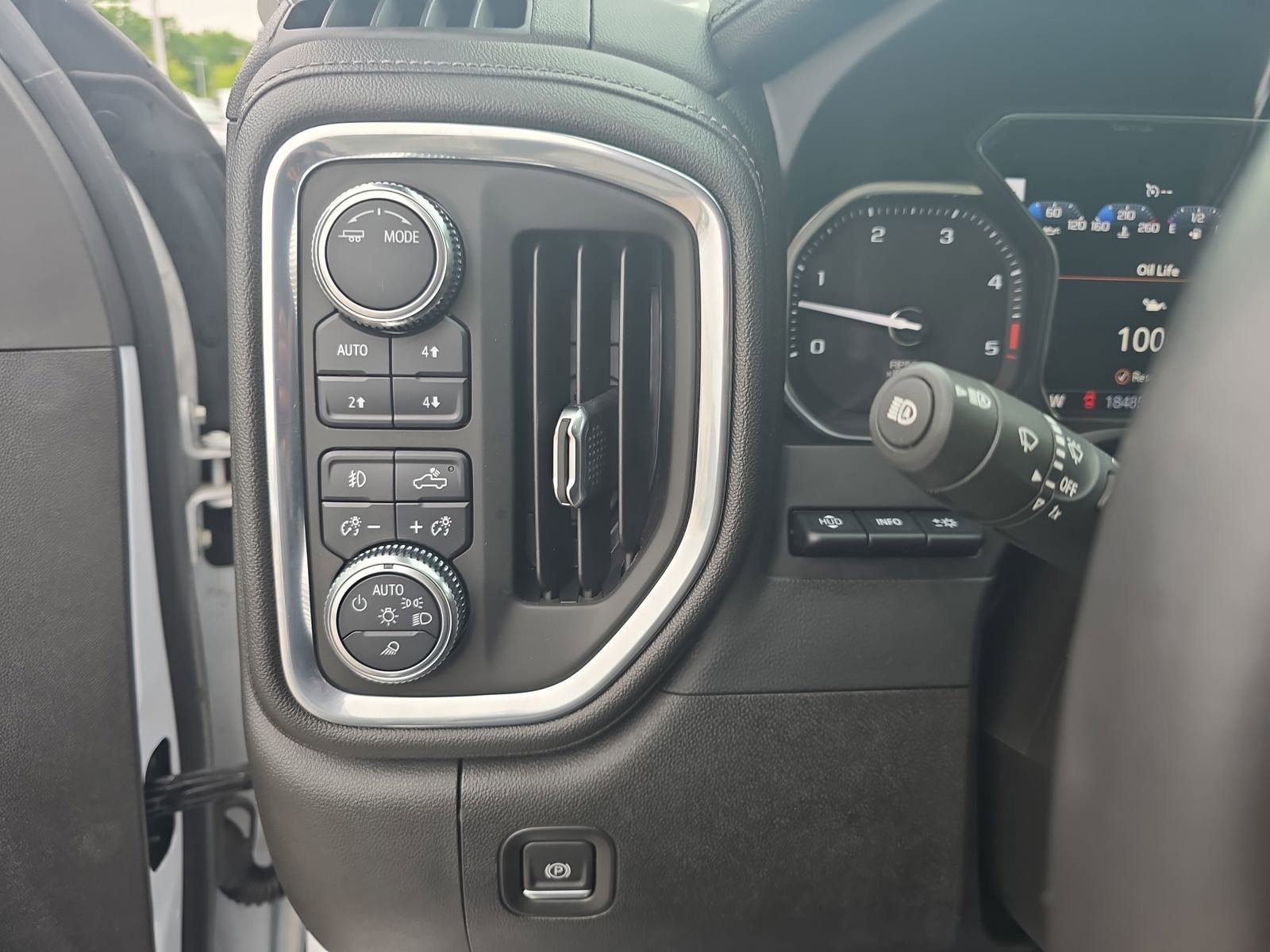 Used 2021 GMC Sierra 2500 Denali w/ Denali Ultimate Package AWD/4WD image 28